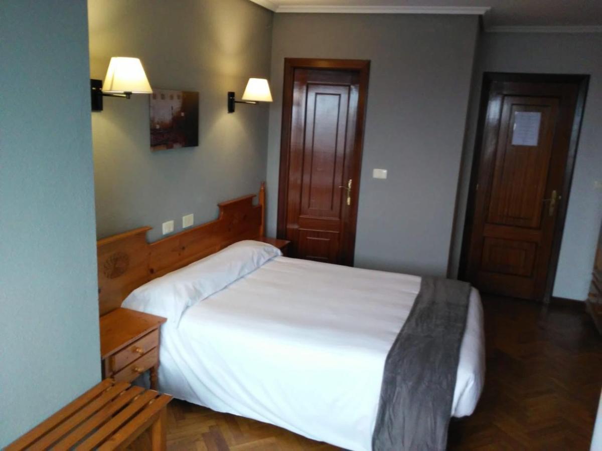 Albergue Hostal Sao Telmo ตุย ภายนอก รูปภาพ